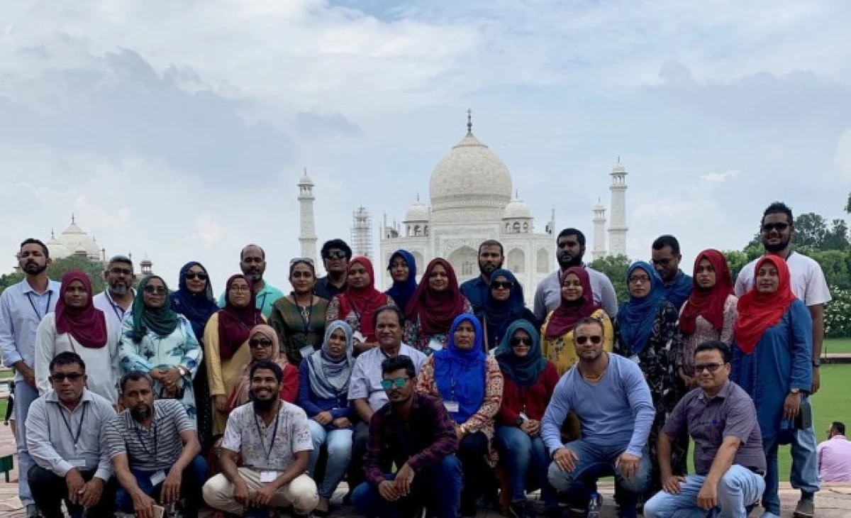 50 Maldivian civil servants depart for India for training program