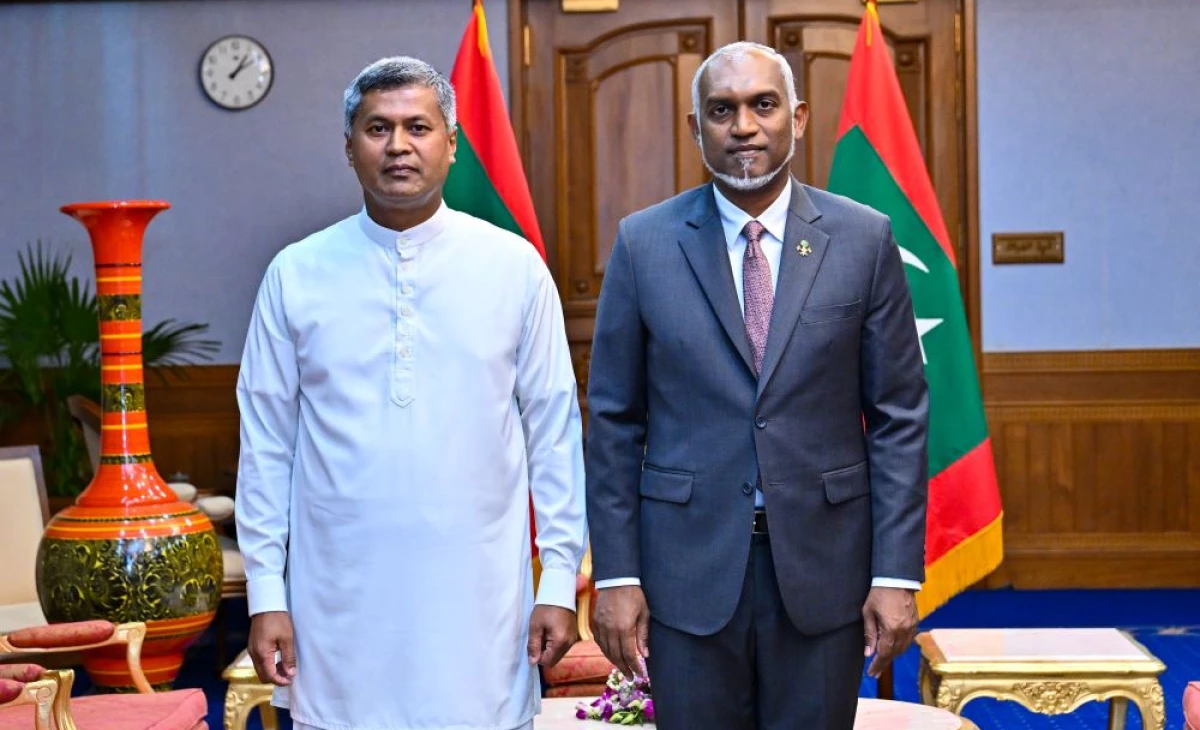 Sri Lanka’s new Envoy to Maldives presents credentials to President