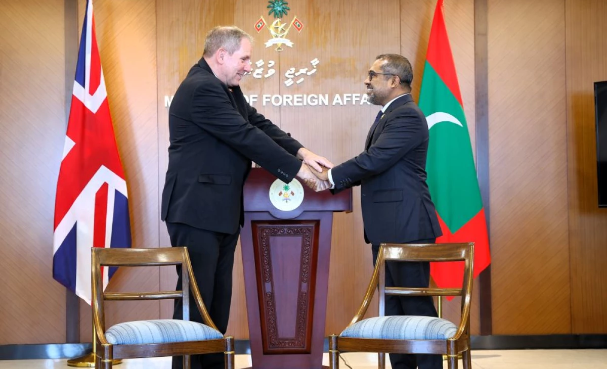 UK Returns Historic Chairs Used in Maldives’ Independence Signing