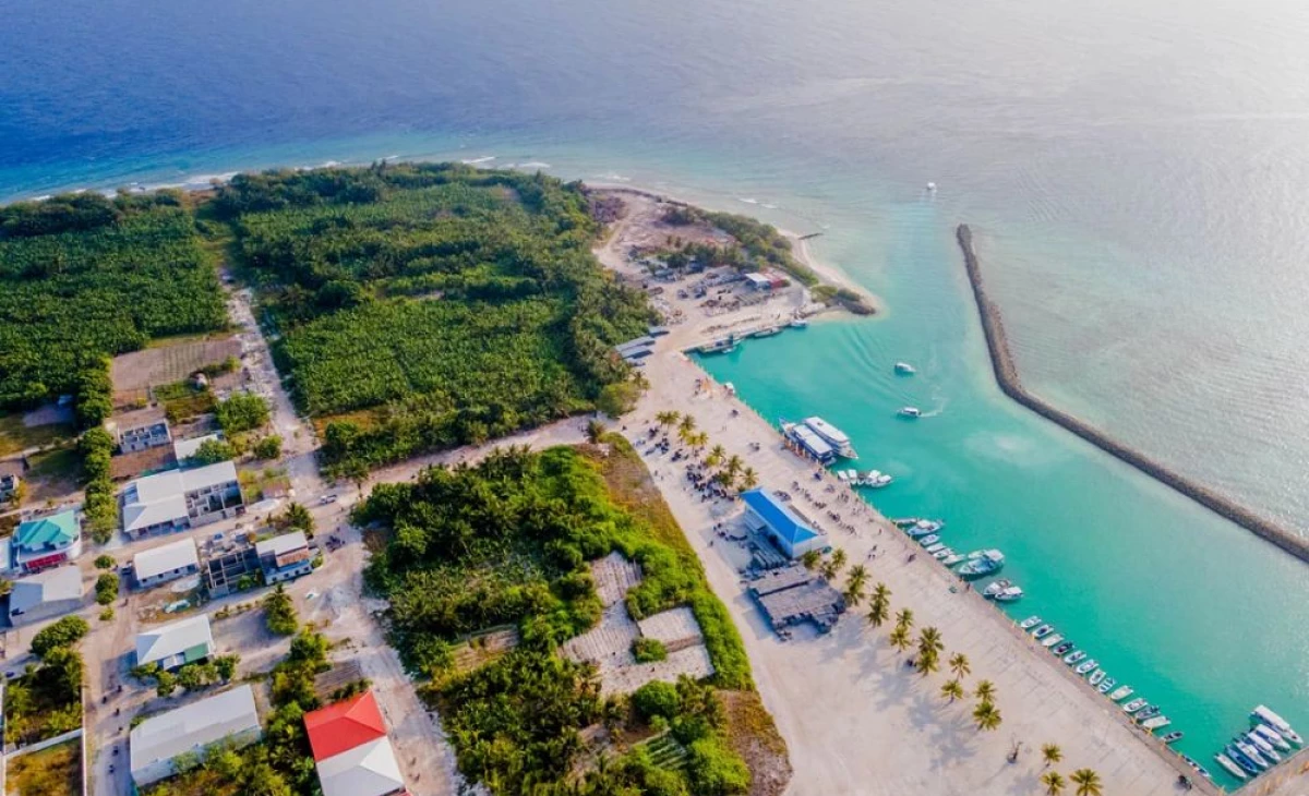 Singapore vessel fined MVR 12 Million for Milandhoo reef damage