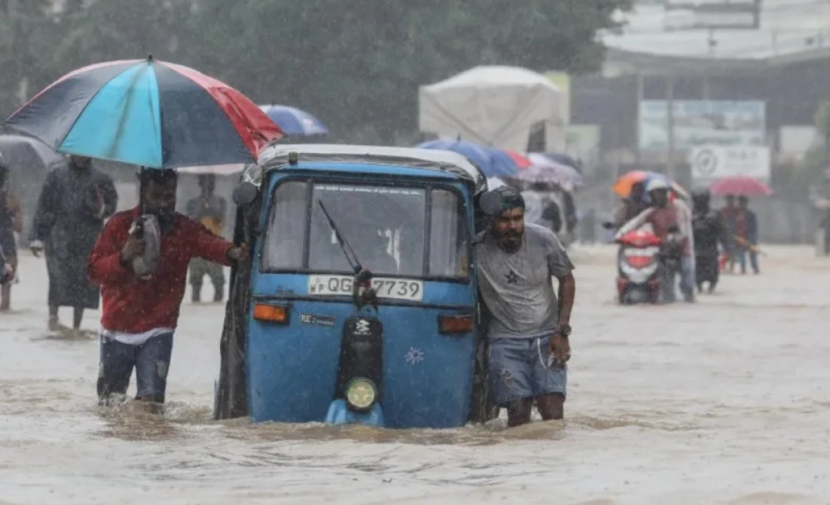 Maldives Donates USD 50,000 and 25,000 Canned Fish Cases to Aid Sri Lanka