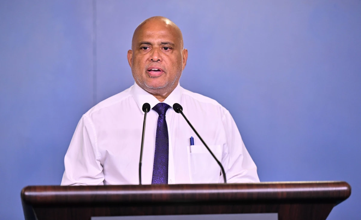 Government to review stipends for Maldivian students studying abroad